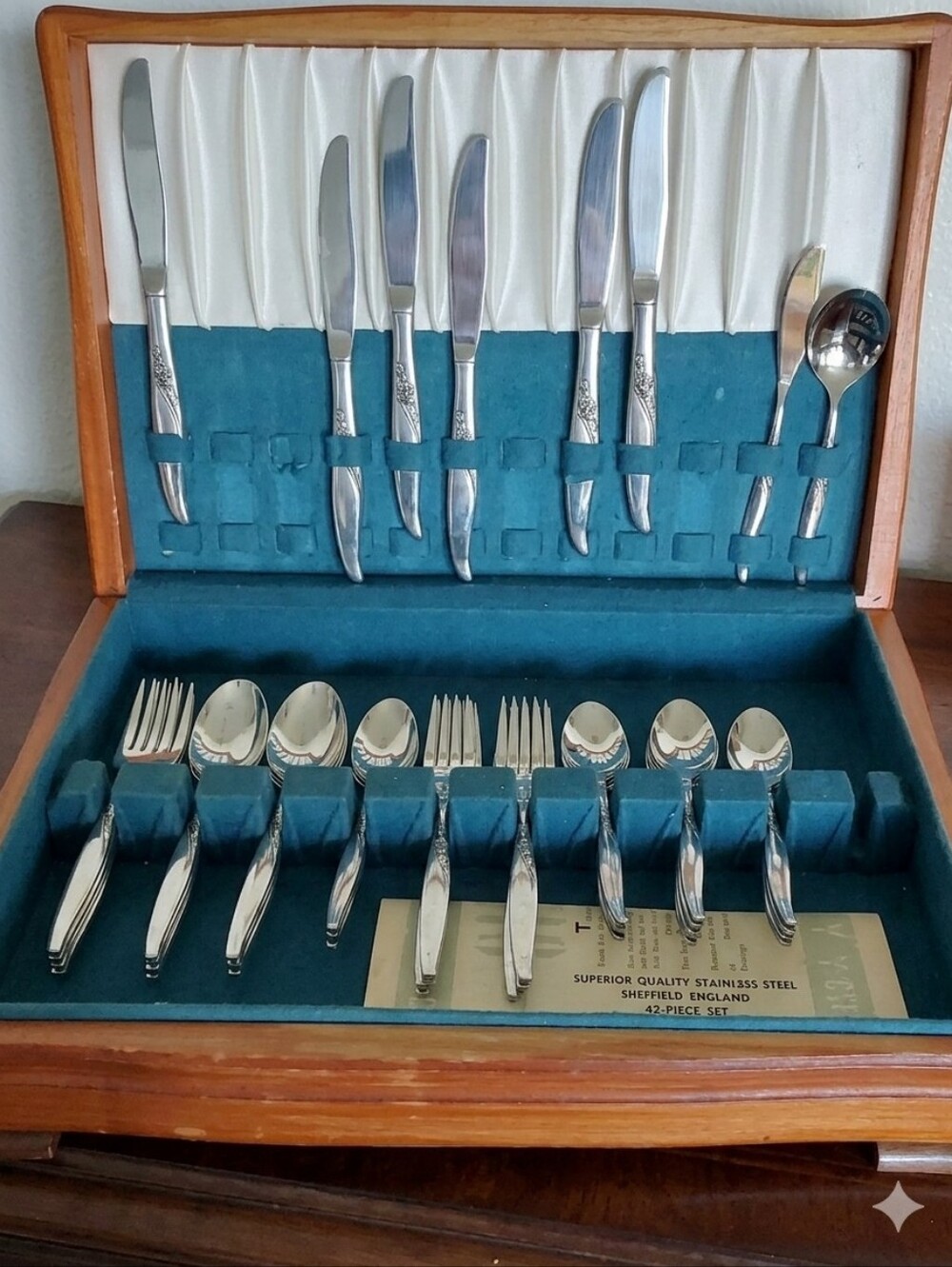 Vintage ONEIDA Lasting Rose Fine Stainless  Flatware Set - 50 Piece Service